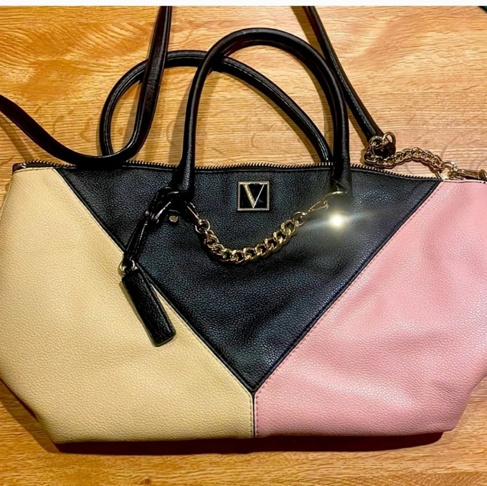 VICTORIA'S SECRET The Victoria Slouchy Satchel in Blush Colorblock - Picture 5 of 13